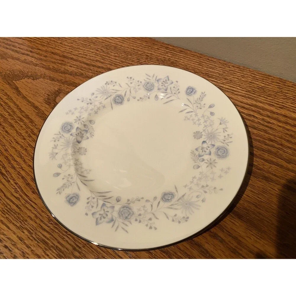 WEDGWOOD BELLE FLEUR Bone China (4) Luncheon Salad Plates England EUC - Picture 2 of 3